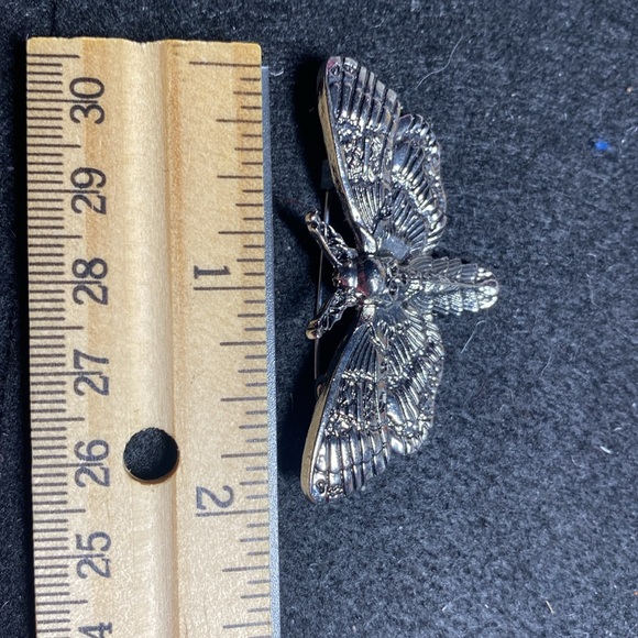 Moth Brooch - Picture 4 of 4